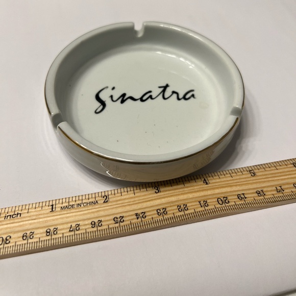 Frank Sinatra, Porcelin Ashtray - Picture 3 of 3